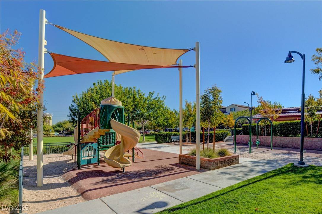 Las Vegas, NV 89135,11518 Belmont Lake DR #102