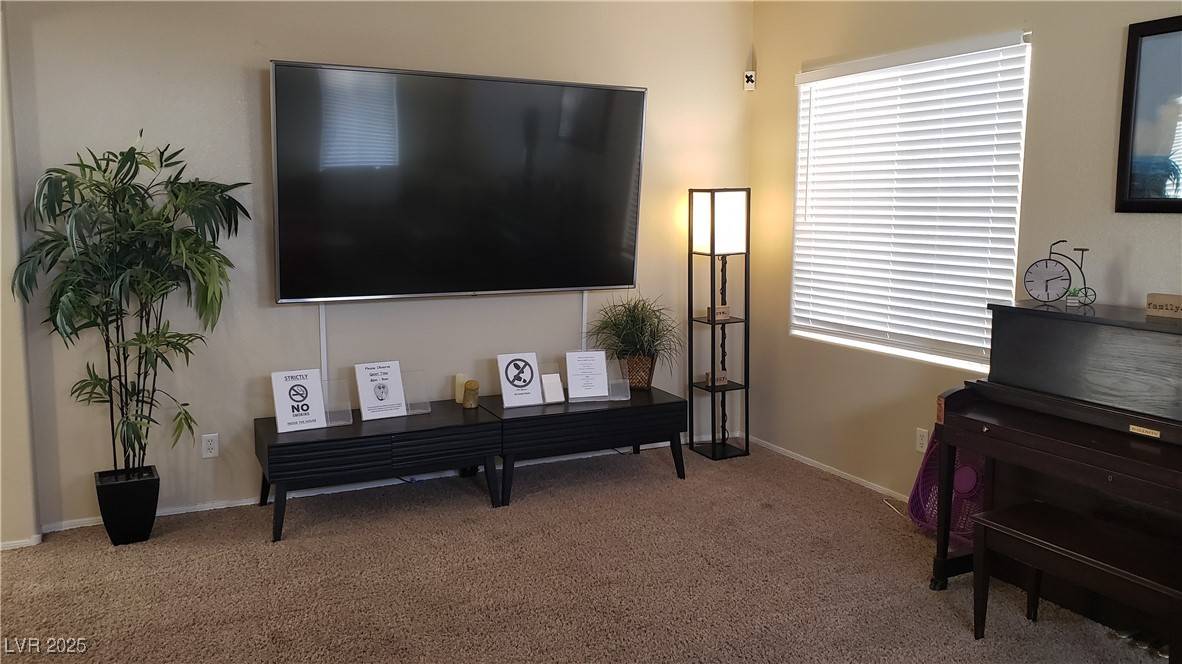 Las Vegas, NV 89115,6117 Glenborough ST