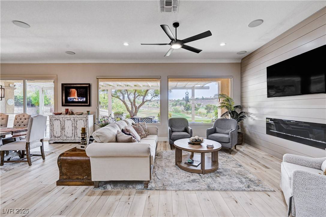 Henderson, NV 89052,2831 Somerset Springs DR