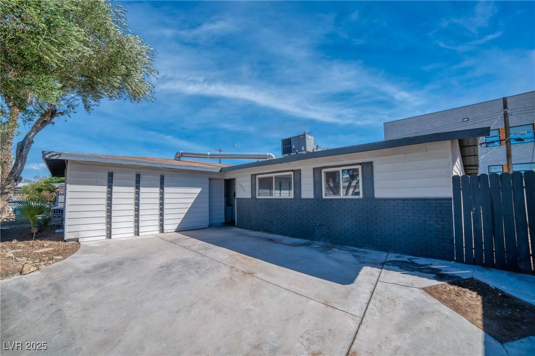 Las Vegas, NV 89102,2825 Kings WAY