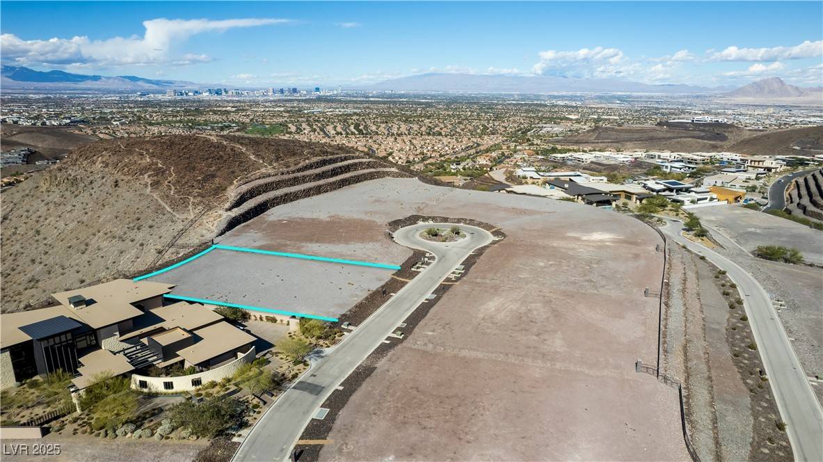 Henderson, NV 89012,21 Sanctuary Peak CT