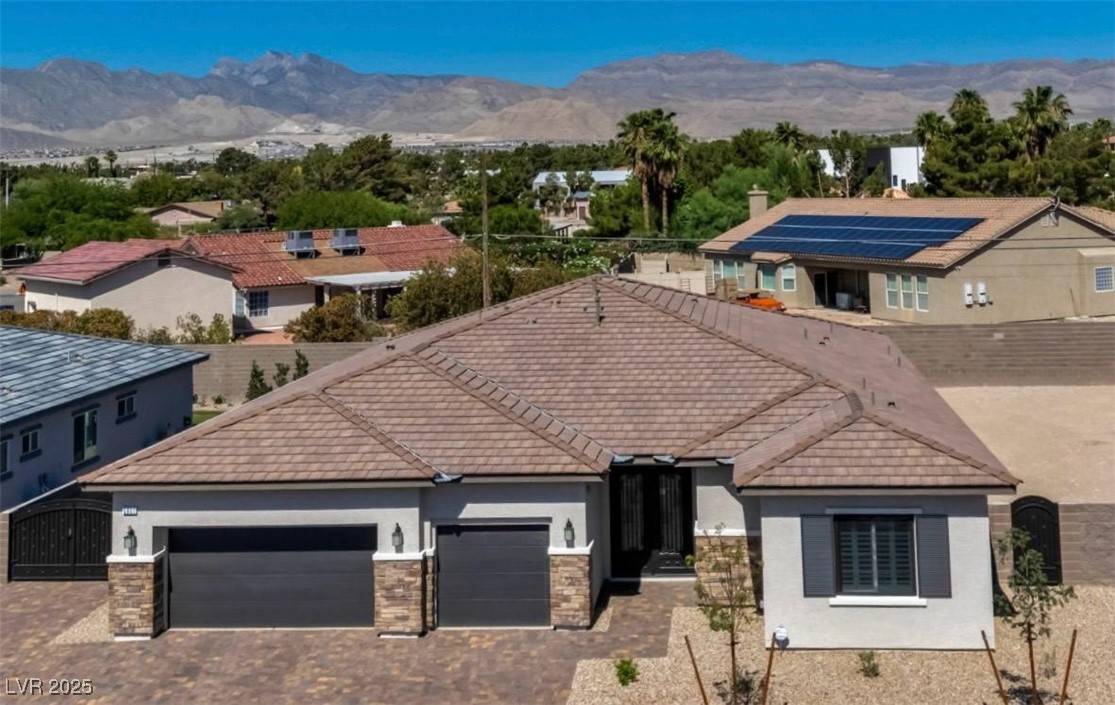 Las Vegas, NV 89149,5851 Slate Rock CT
