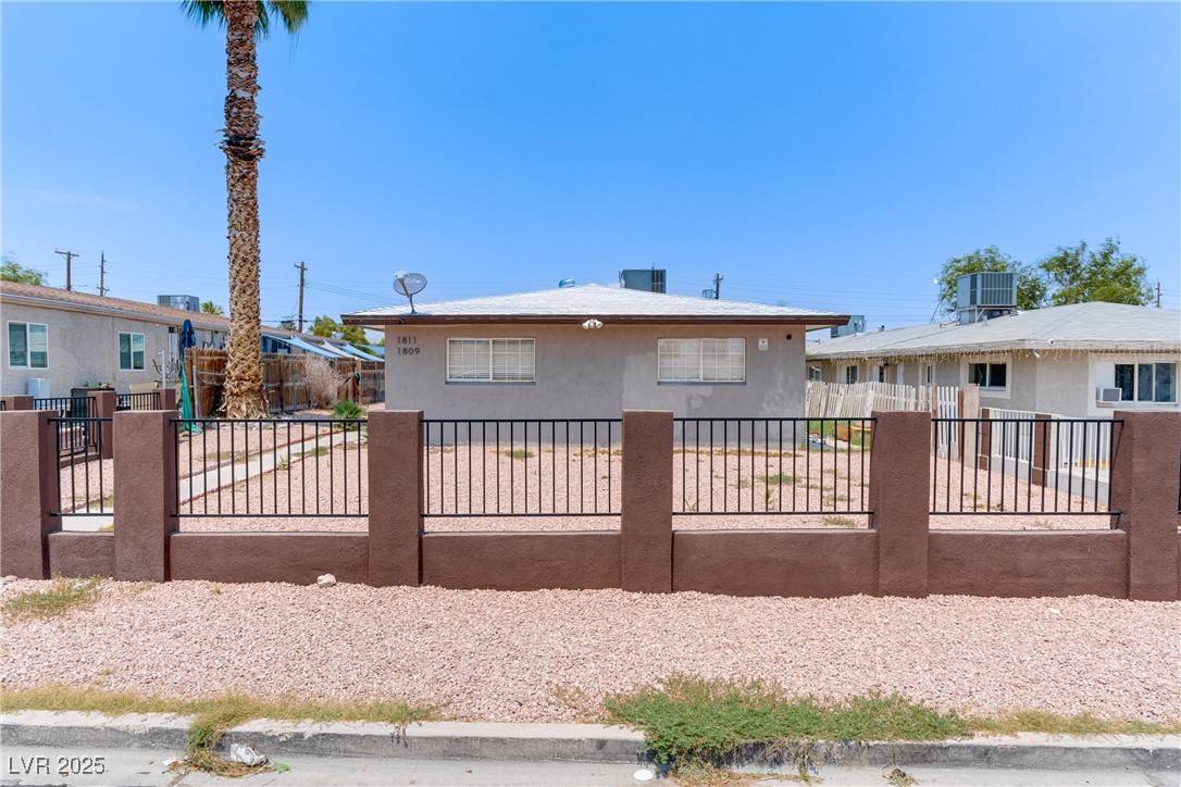 Las Vegas, NV 89101,1811 Linden AVE #-