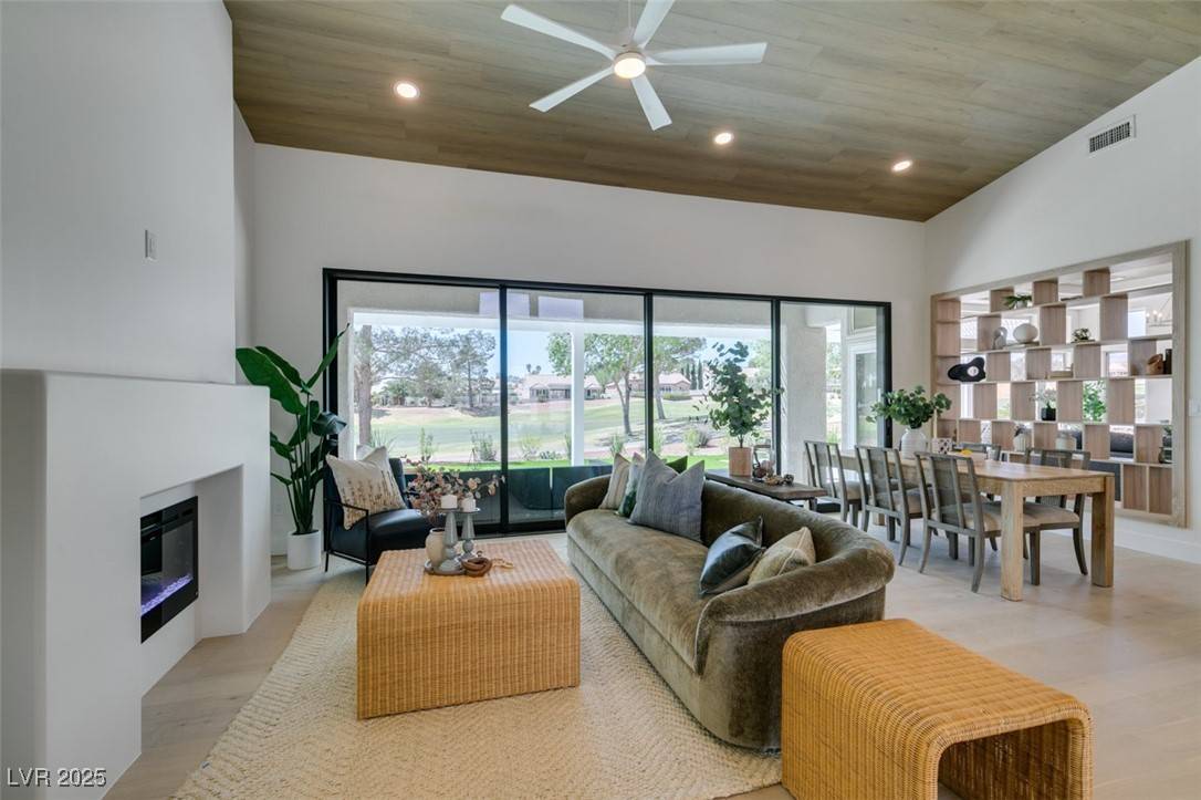 Las Vegas, NV 89134,9425 Villa Ridge DR