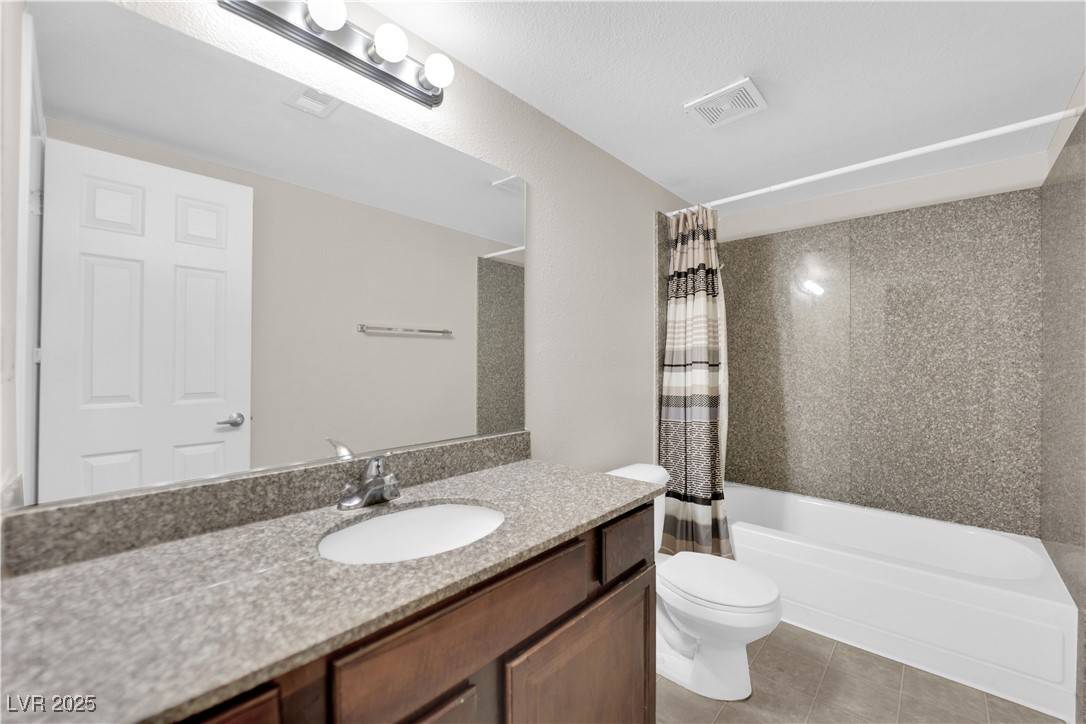 Las Vegas, NV 89103,5163 Indian River DR #205
