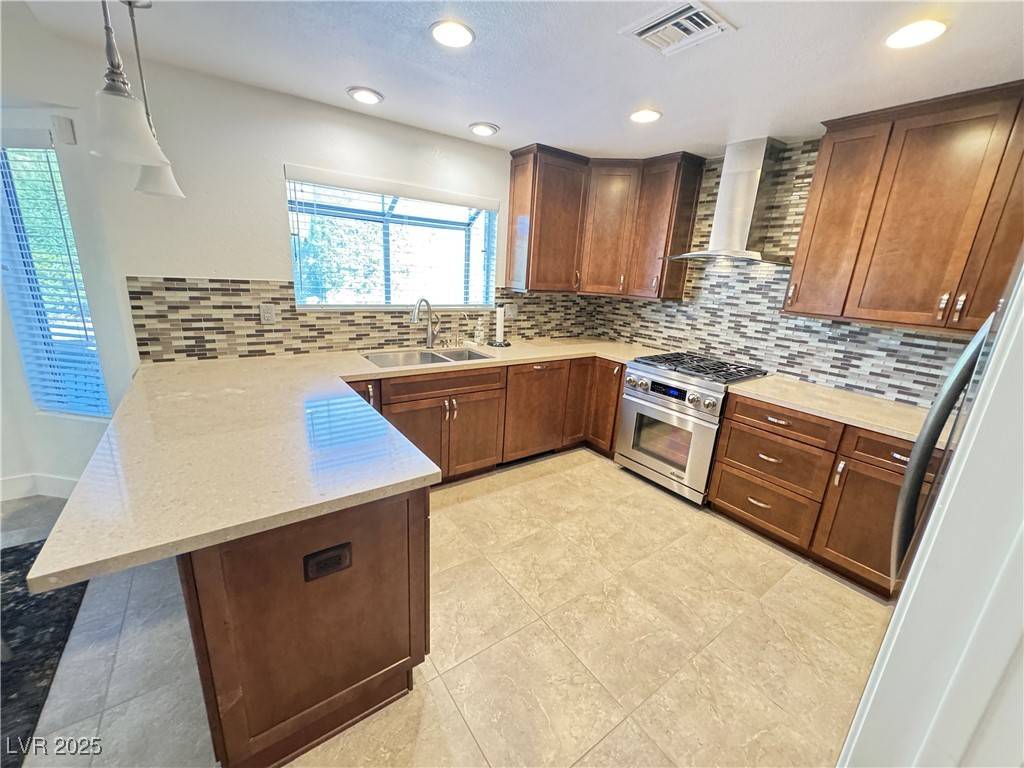 Las Vegas, NV 89134,2406 Showcase DR