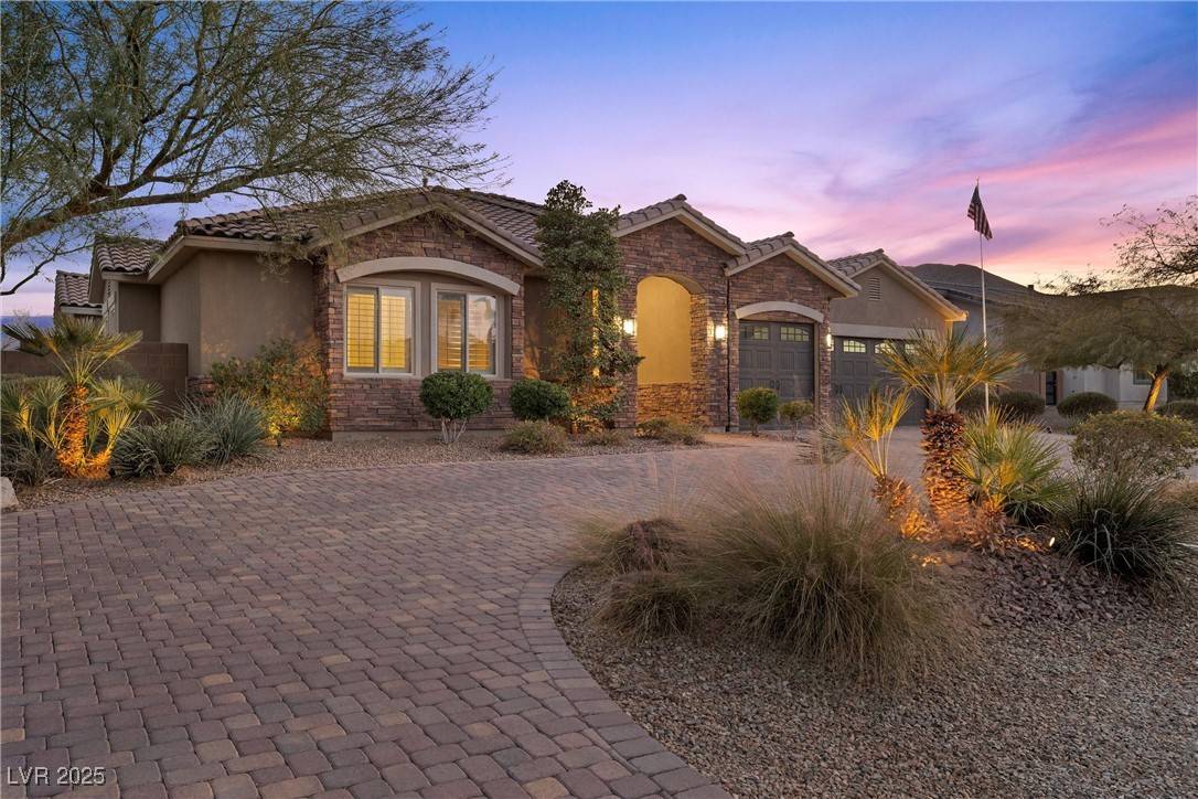 Henderson, NV 89002,421 Foxhall RD