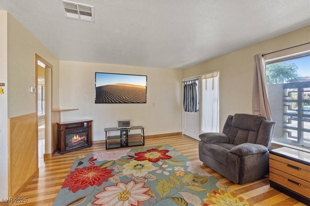 Las Vegas, NV 89119,1481 Lorilyn AVE #1