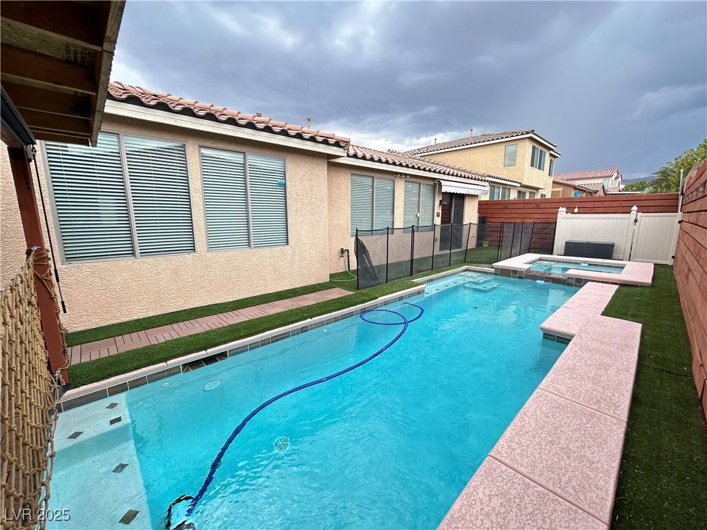 Las Vegas, NV 89149,9224 Longhorn Falls CT