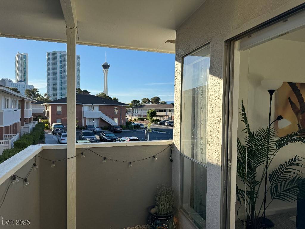 Las Vegas, NV 89109,2867 Geary PL #3014