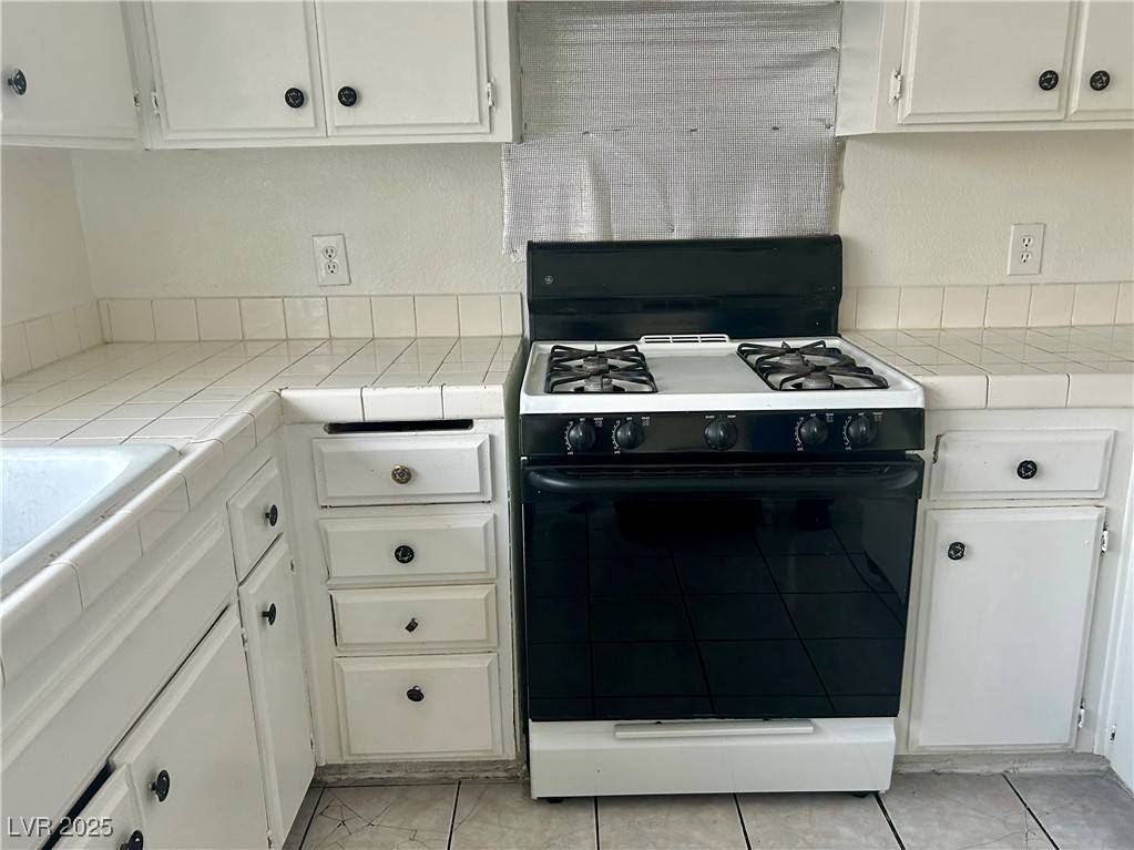 Las Vegas, NV 89102,3146 BLACKFORD CT