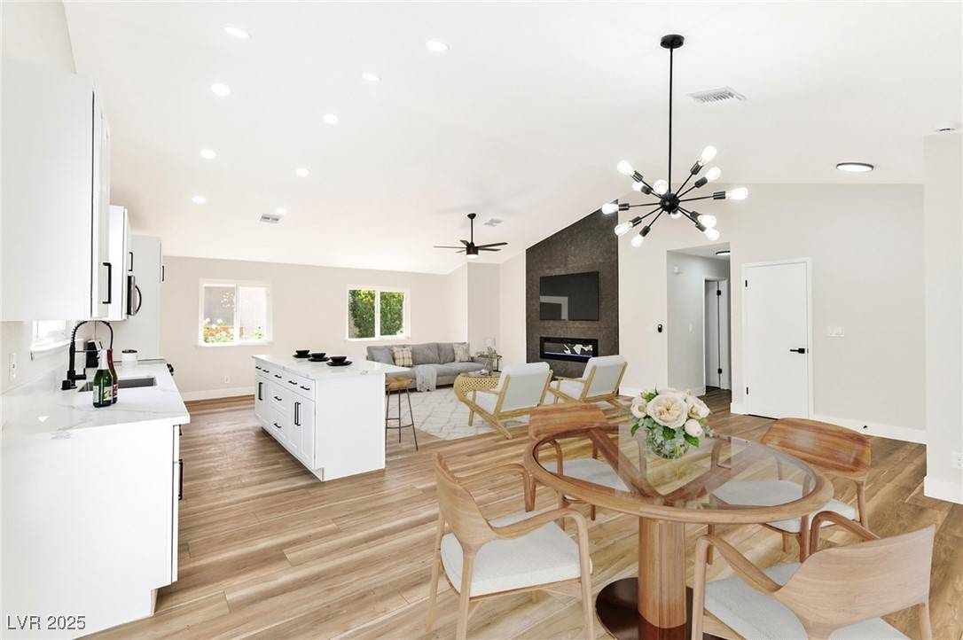 Las Vegas, NV 89107,811 Spyglass LN