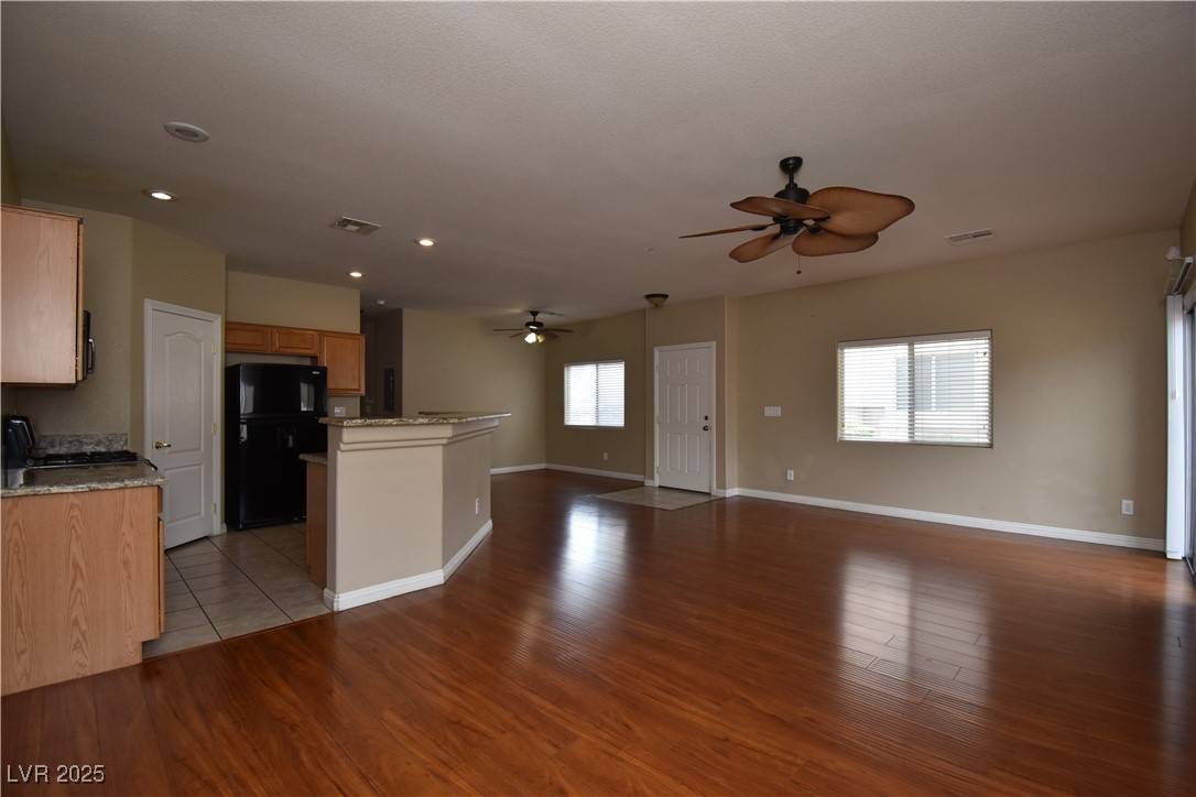 Las Vegas, NV 89156,2078 Scanlon Ferry CT #103