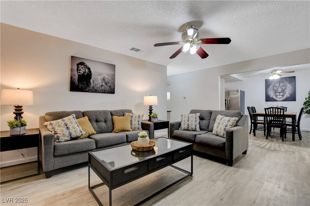 Las Vegas, NV 89119,5171 Reeder CIR