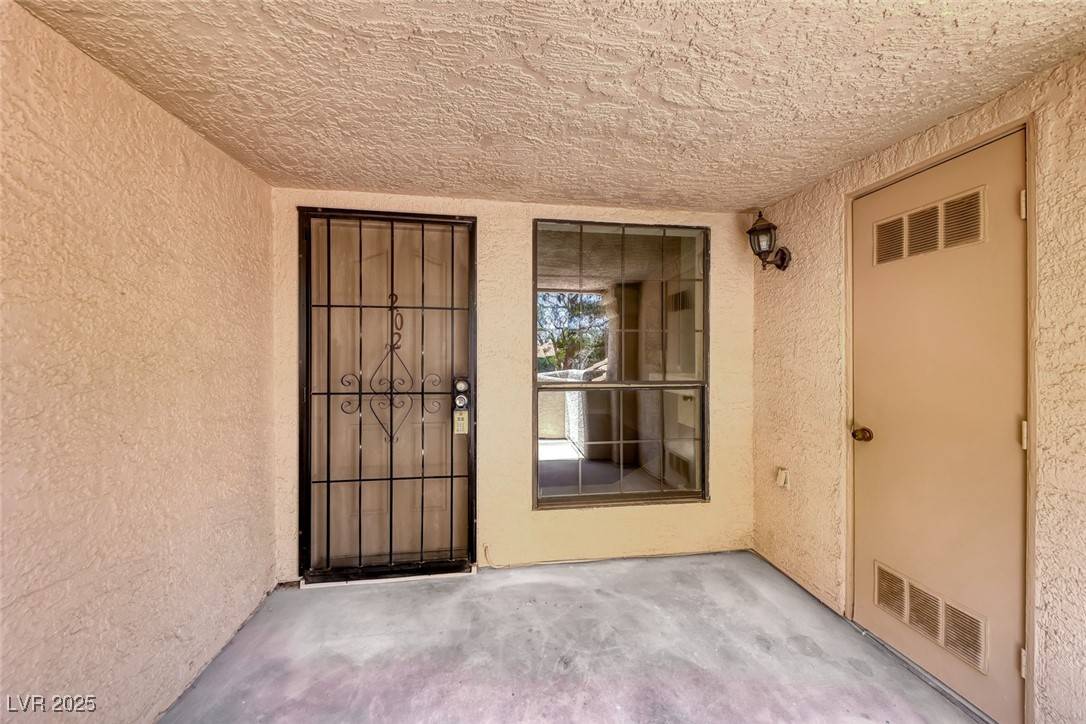 Las Vegas, NV 89117,2605 S Durango DR #202