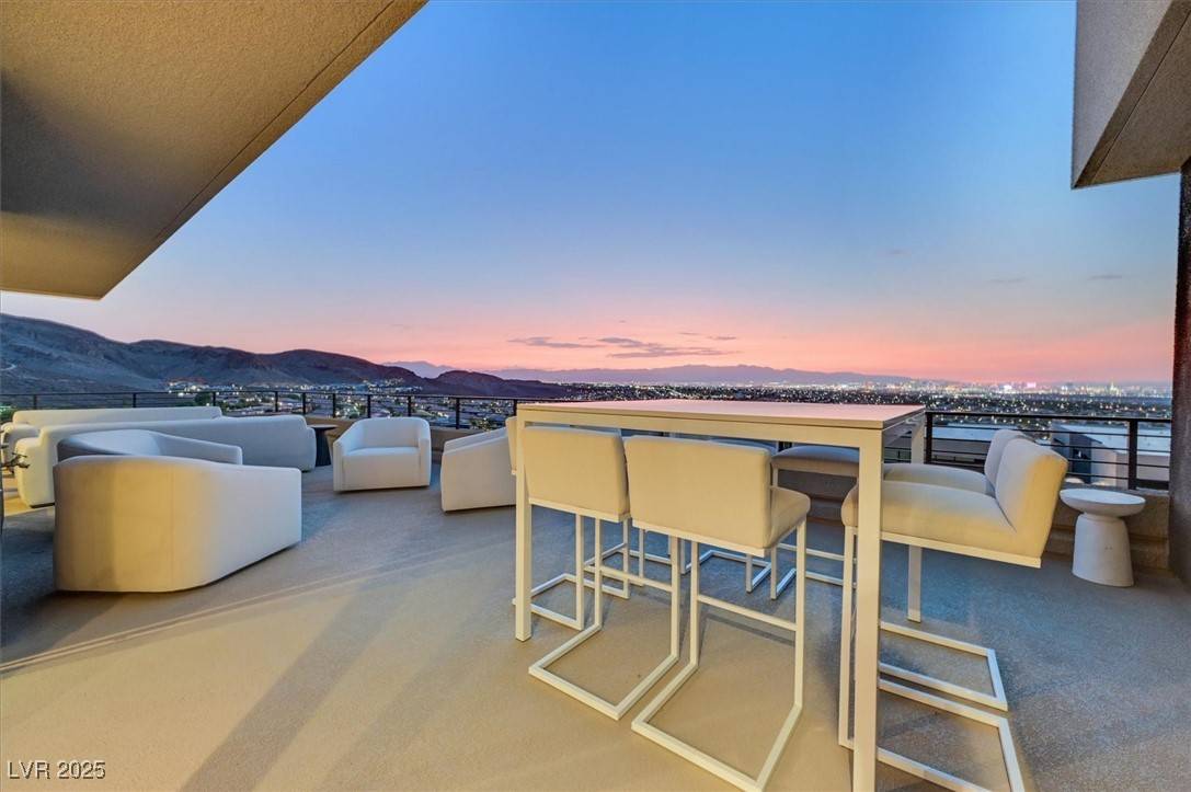 Henderson, NV 89012,807 Magnum Cliff CT