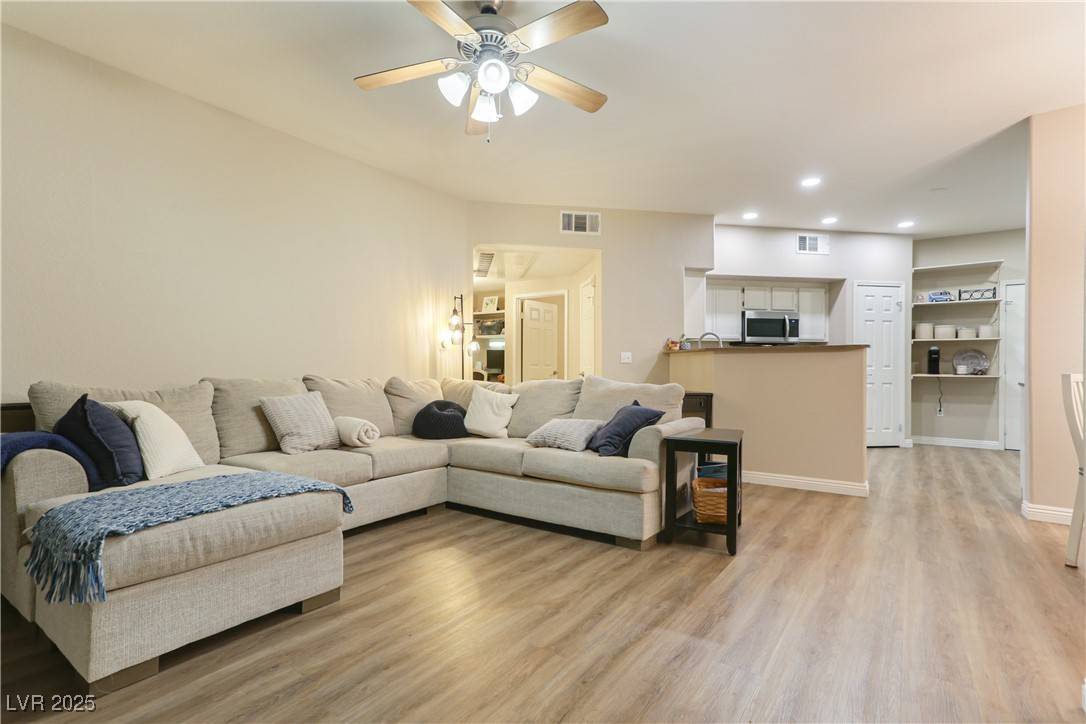 Las Vegas, NV 89129,10550 W Alexander RD #1068