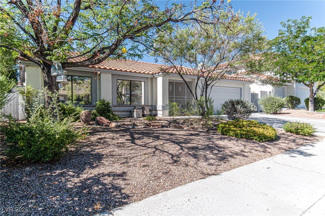 Las Vegas, NV 89117,9009 Feather River CT