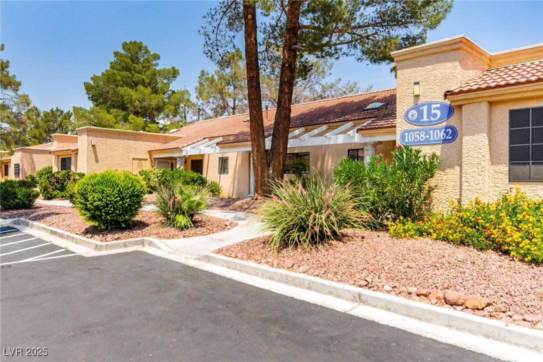 Las Vegas, NV 89102,2851 S Valley View BLVD #1060