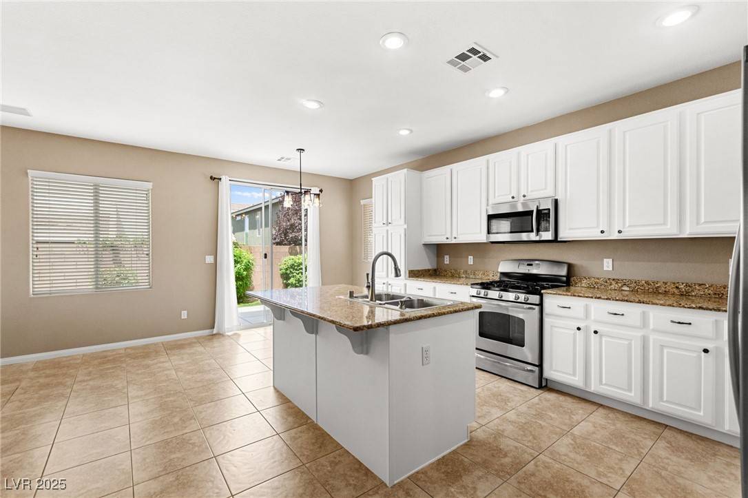 Henderson, NV 89052,953 Noah Valley ST