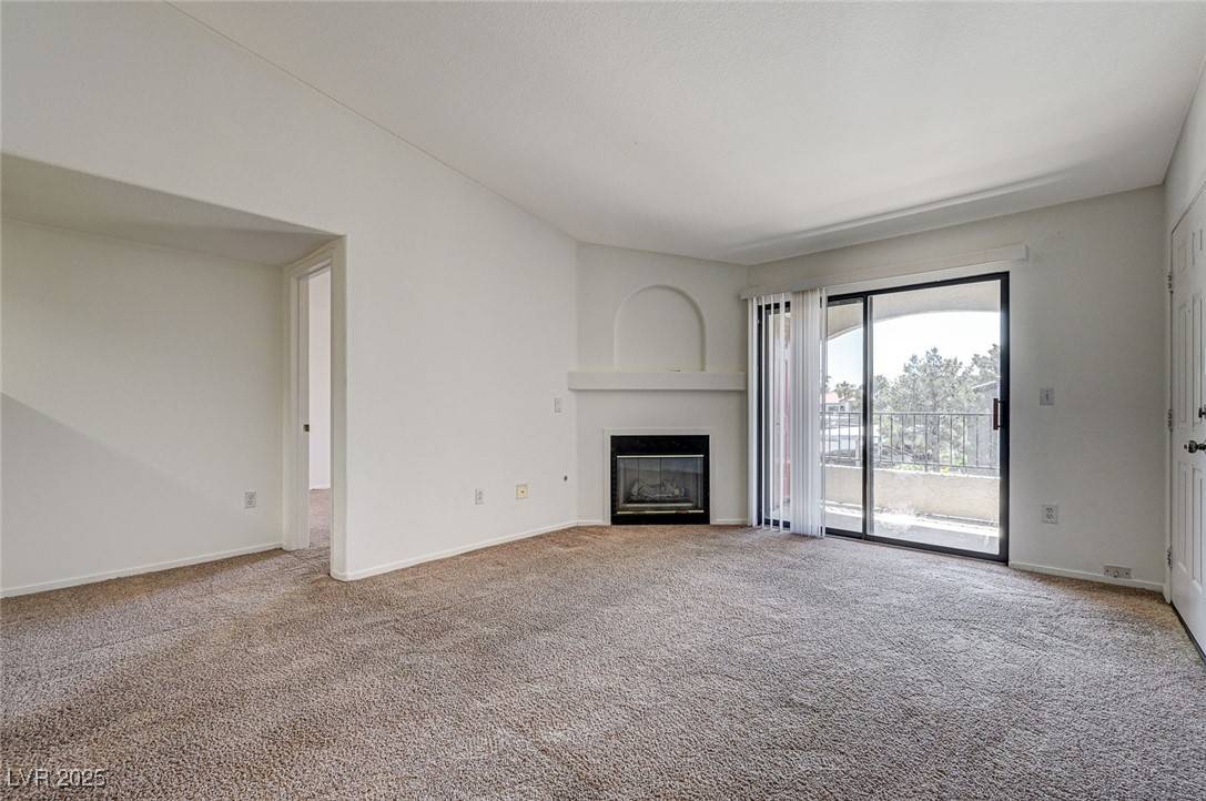 Henderson, NV 89052,950 Seven Hills DR #1624