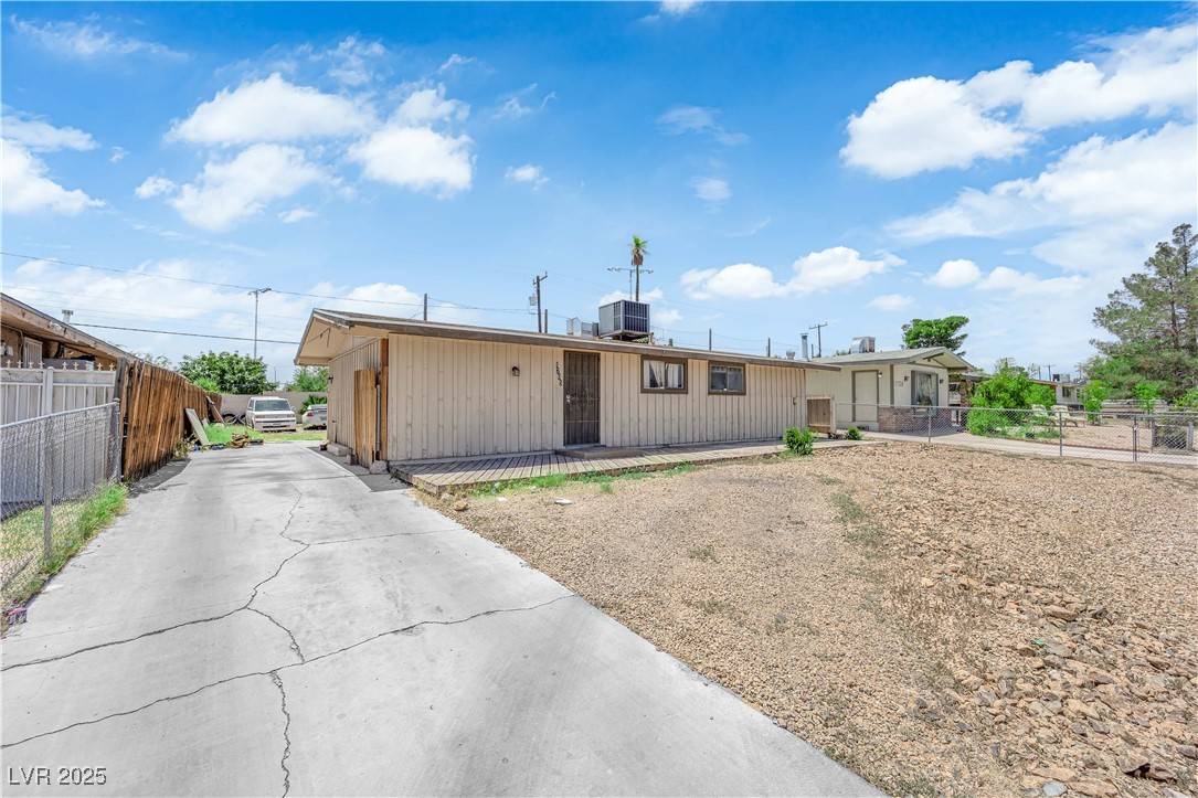Las Vegas, NV 89107,5705 Evergreen AVE