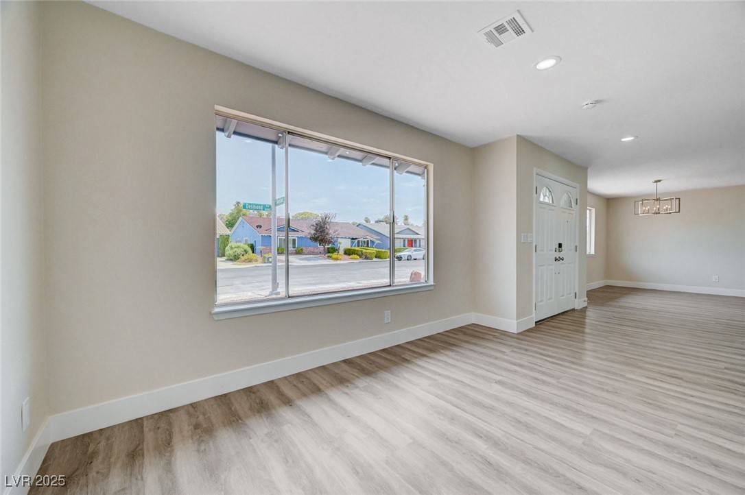 Las Vegas, NV 89121,3164 Desmond AVE
