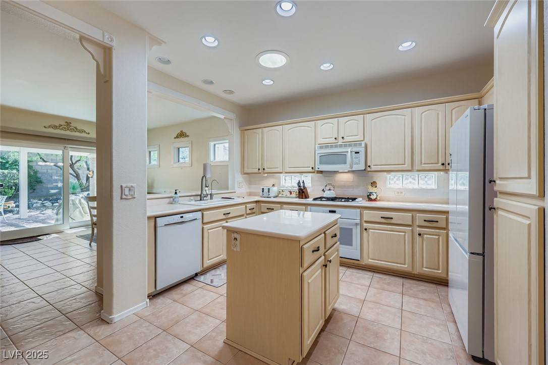 Henderson, NV 89052,2316 Hardin Ridge DR