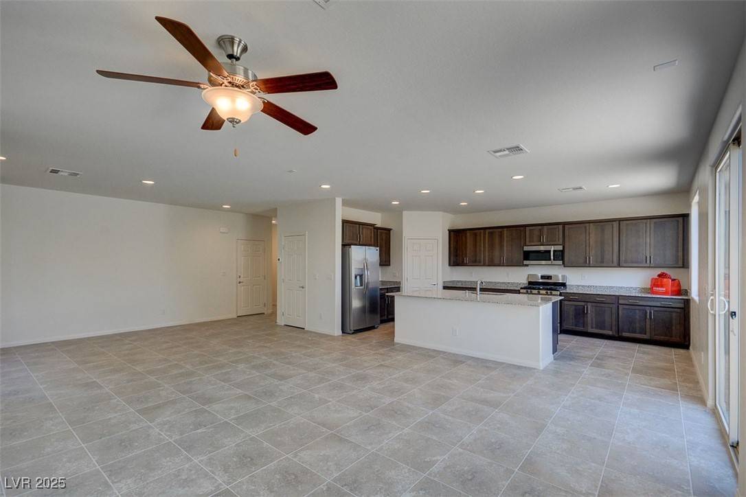 North Las Vegas, NV 89081,5852 Fox Hair ST
