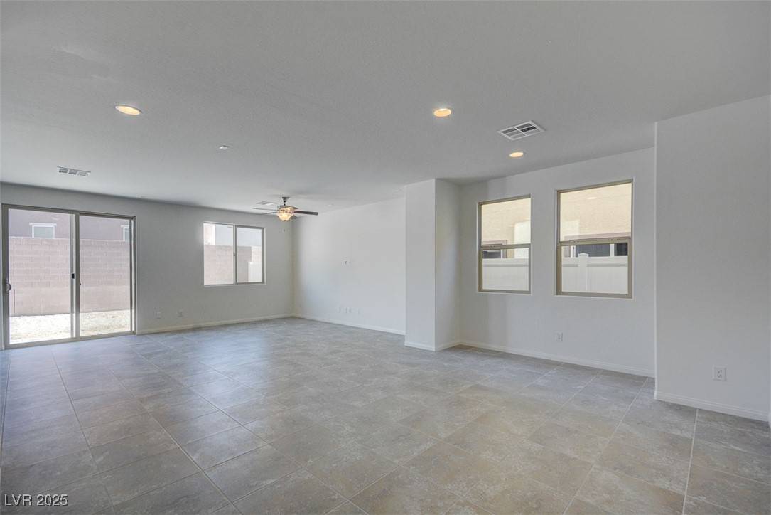 North Las Vegas, NV 89081,5852 Fox Hair ST