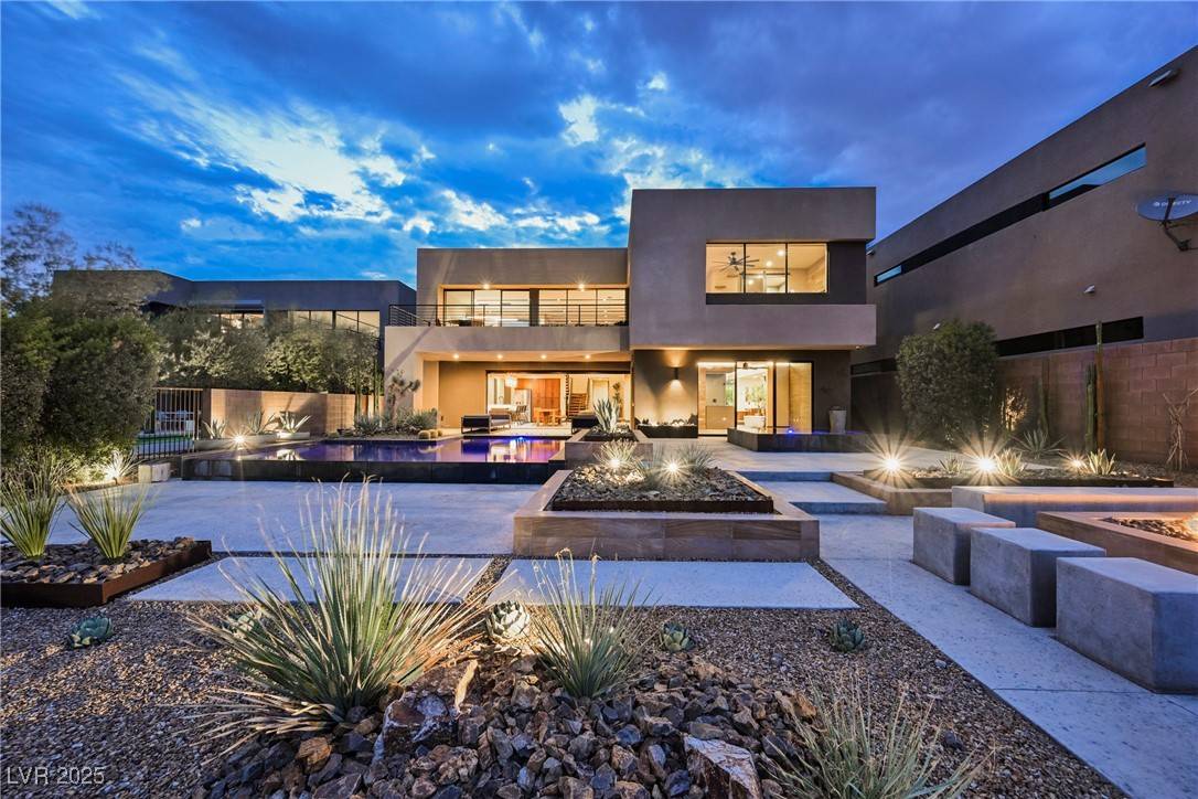 Henderson, NV 89011,20 Falling Canyon CT