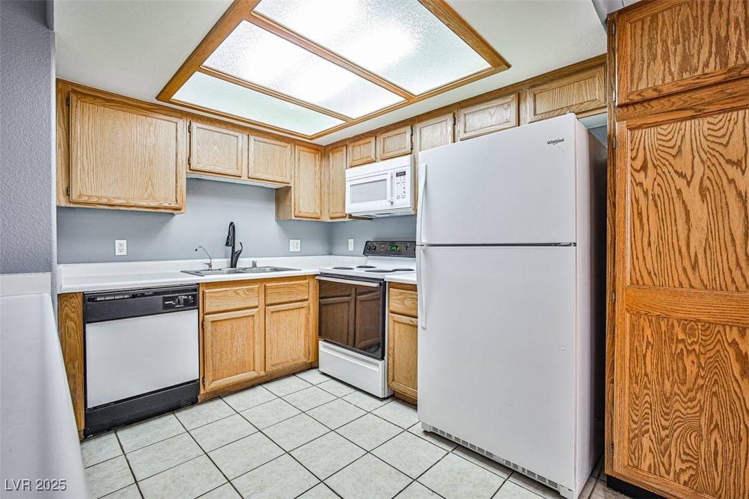 Las Vegas, NV 89117,8410 Eldora AVE #1001
