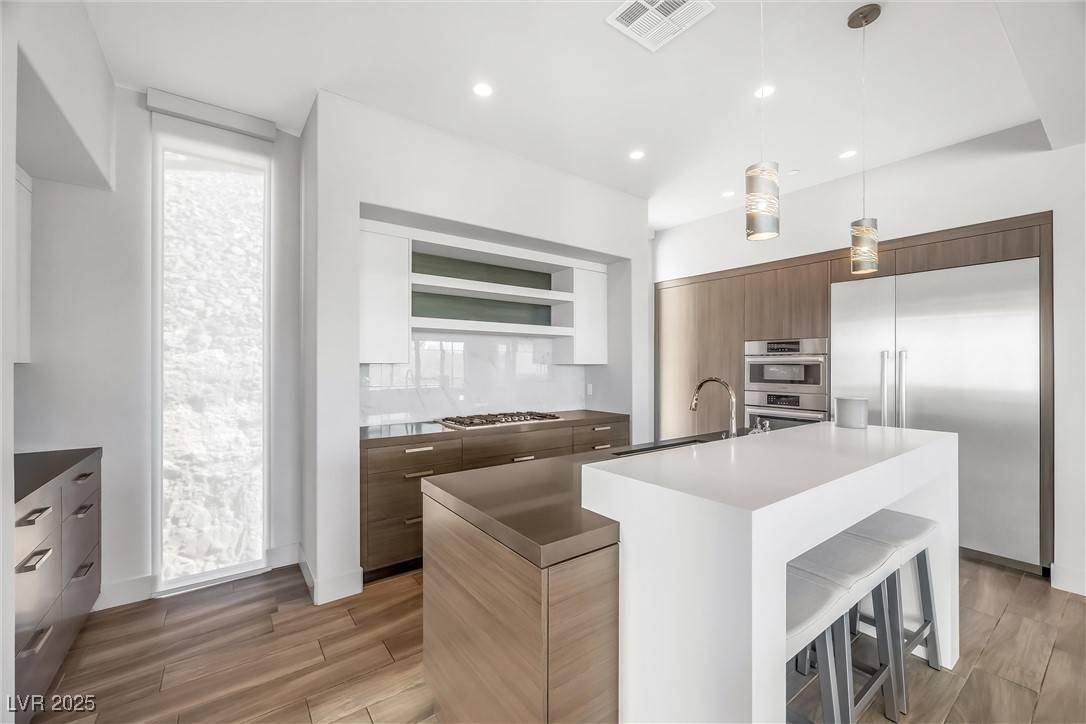 Henderson, NV 89012,406 Solitude Peak LN