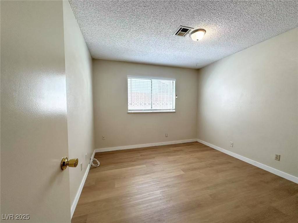 Las Vegas, NV 89103,6461 W Viking RD