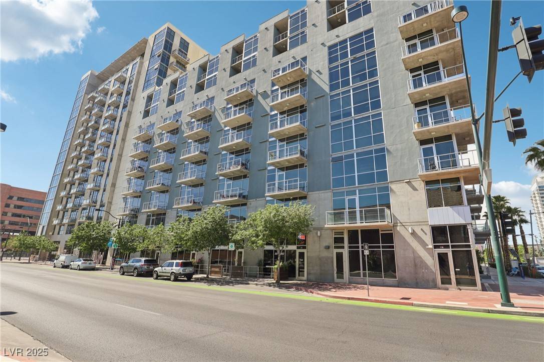 Las Vegas, NV 89101,353 E Bonneville AVE #806
