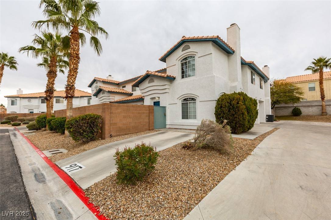 Las Vegas, NV 89145,921 RADIANT STAR ST