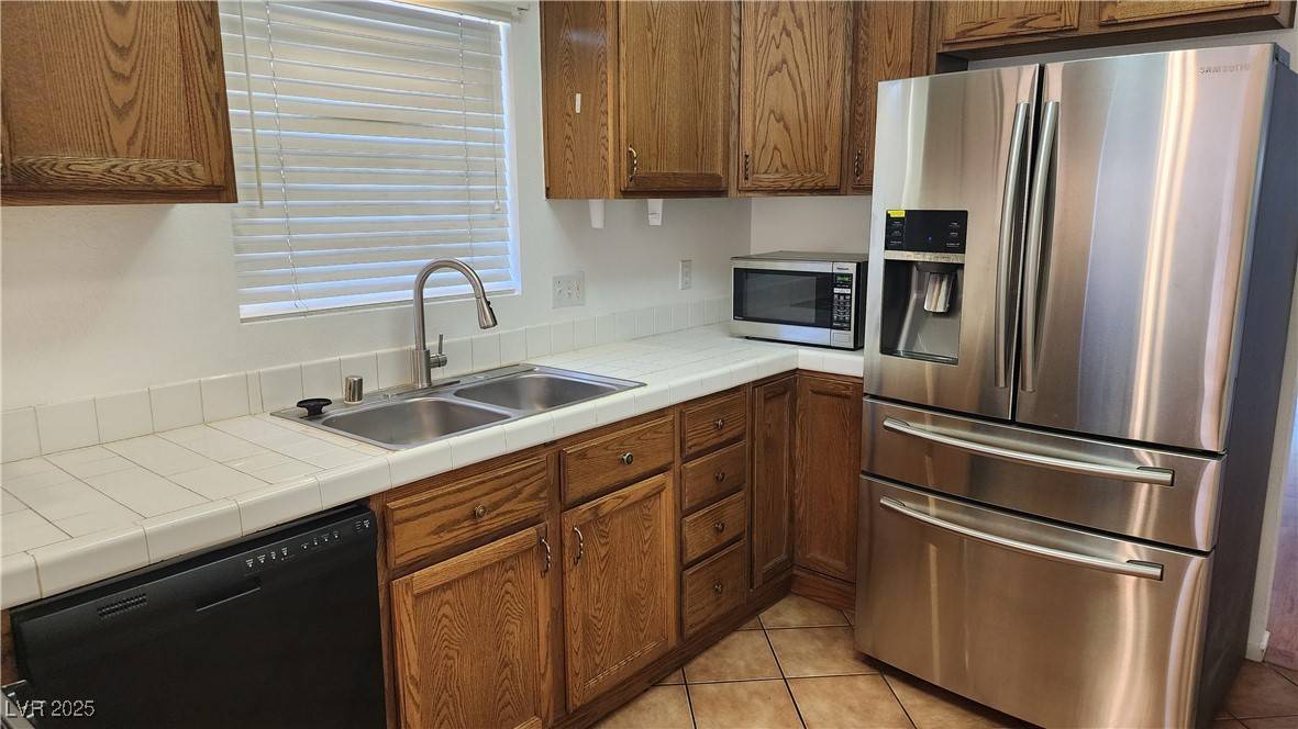 Las Vegas, NV 89130,5429 Cove Point DR
