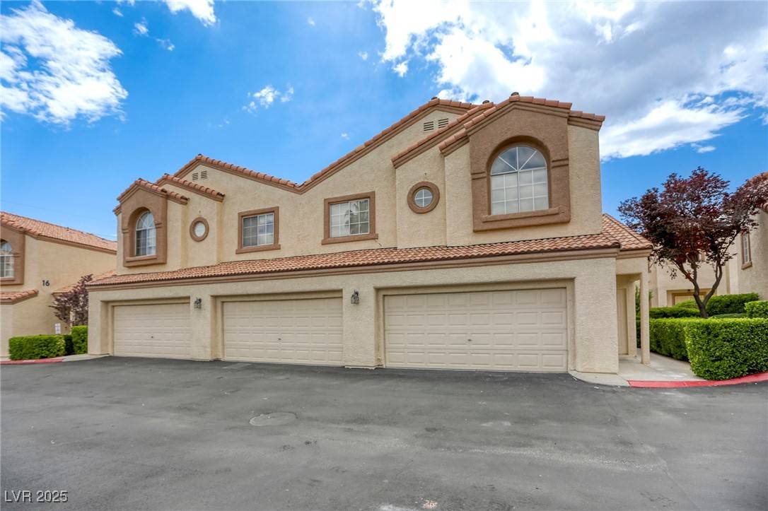Las Vegas, NV 89145,8301 Boseck DR #232