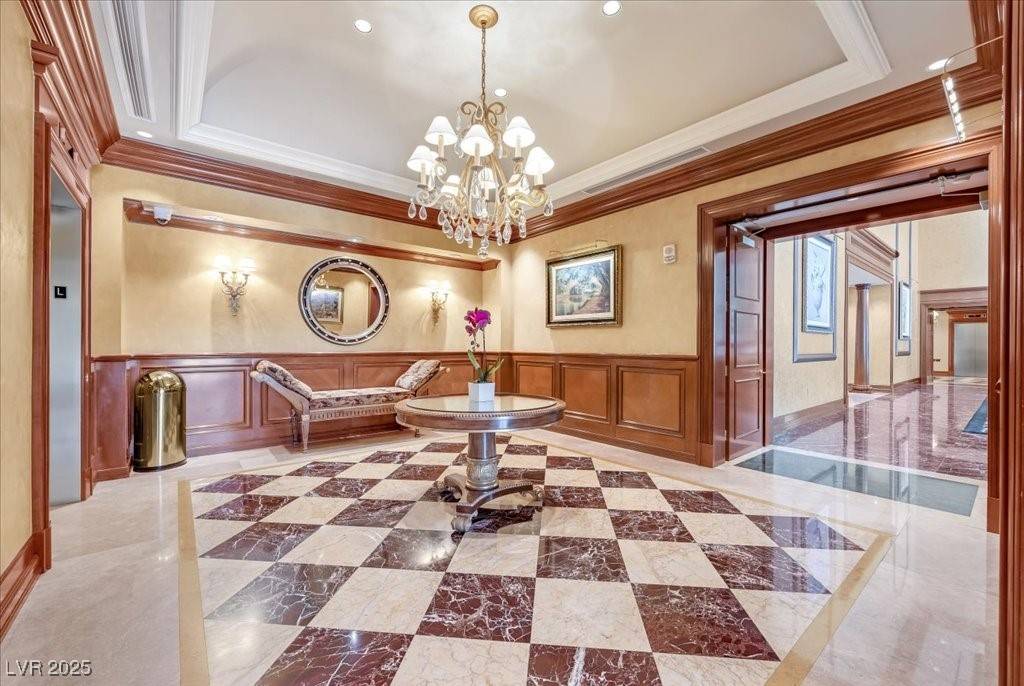 Las Vegas, NV 89109,2877 Paradise RD #1706