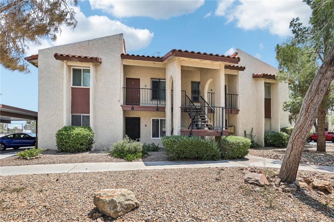 Las Vegas, NV 89102,4470 Rich DR #A