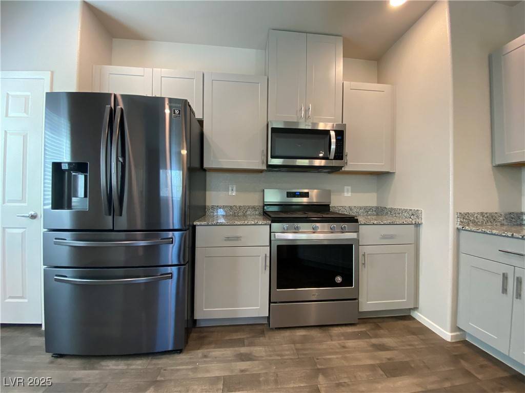 North Las Vegas, NV 89084,7470 Pink Moon ST #102
