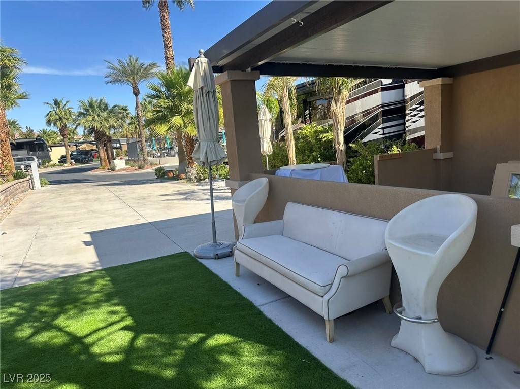 Las Vegas, NV 89139,8175 Arville ST #215