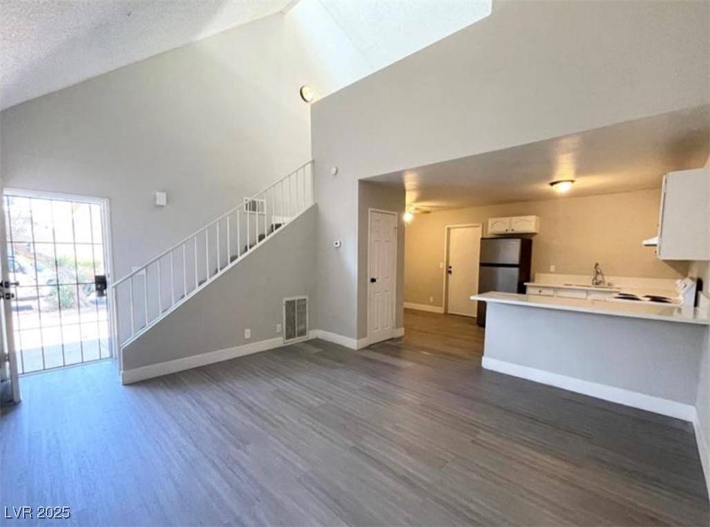 Las Vegas, NV 89119,5187 Garden LN #D
