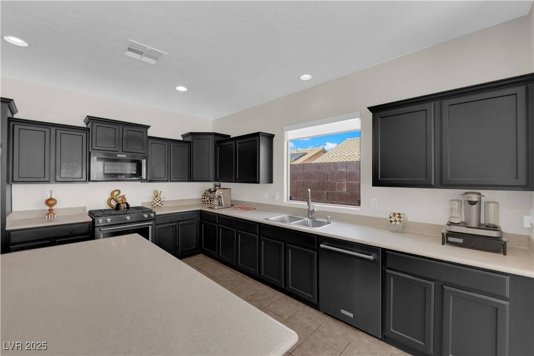 Las Vegas, NV 89122,3854 Galiceno DR