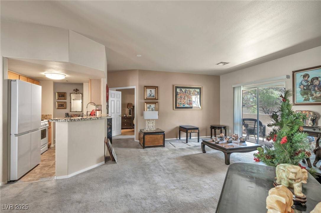 Henderson, NV 89074,2975 Bluegrass LN #1421