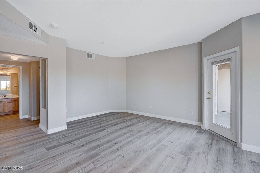 Henderson, NV 89052,830 Carnegie ST #1024