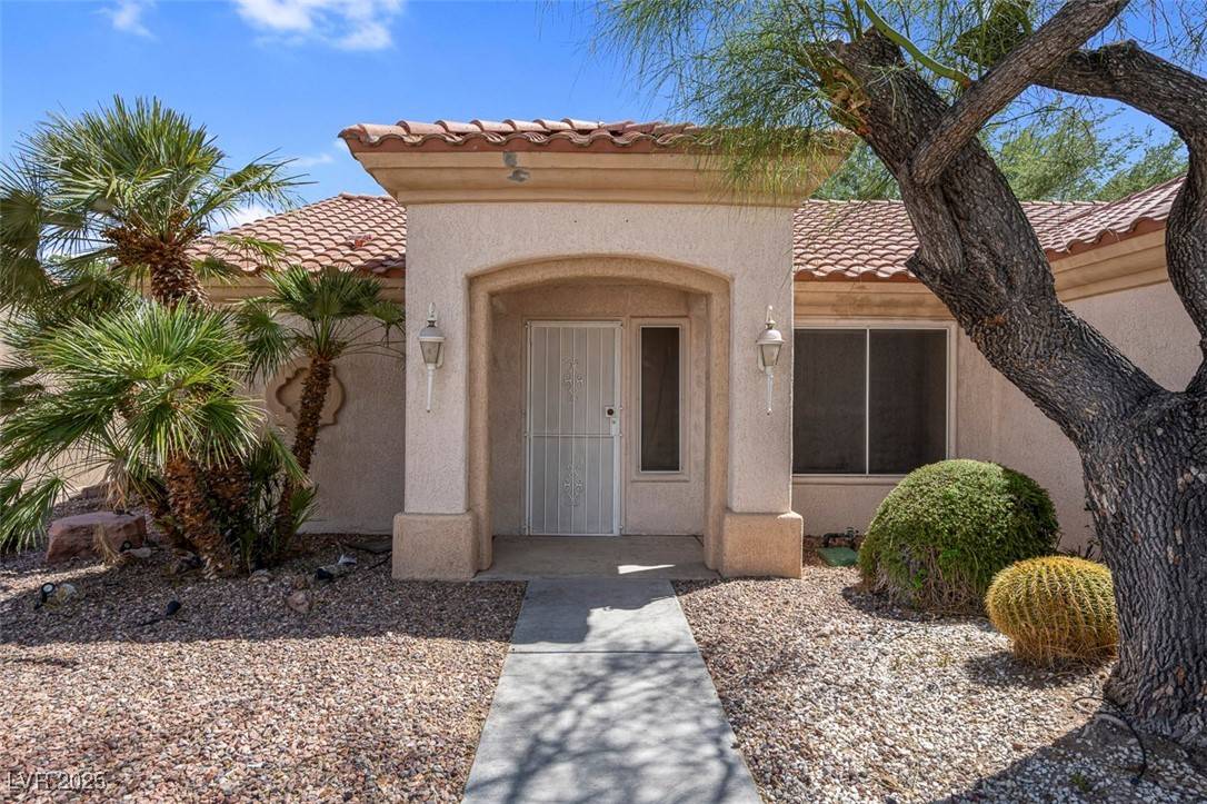 Las Vegas, NV 89134,10013 Cresent Creek DR
