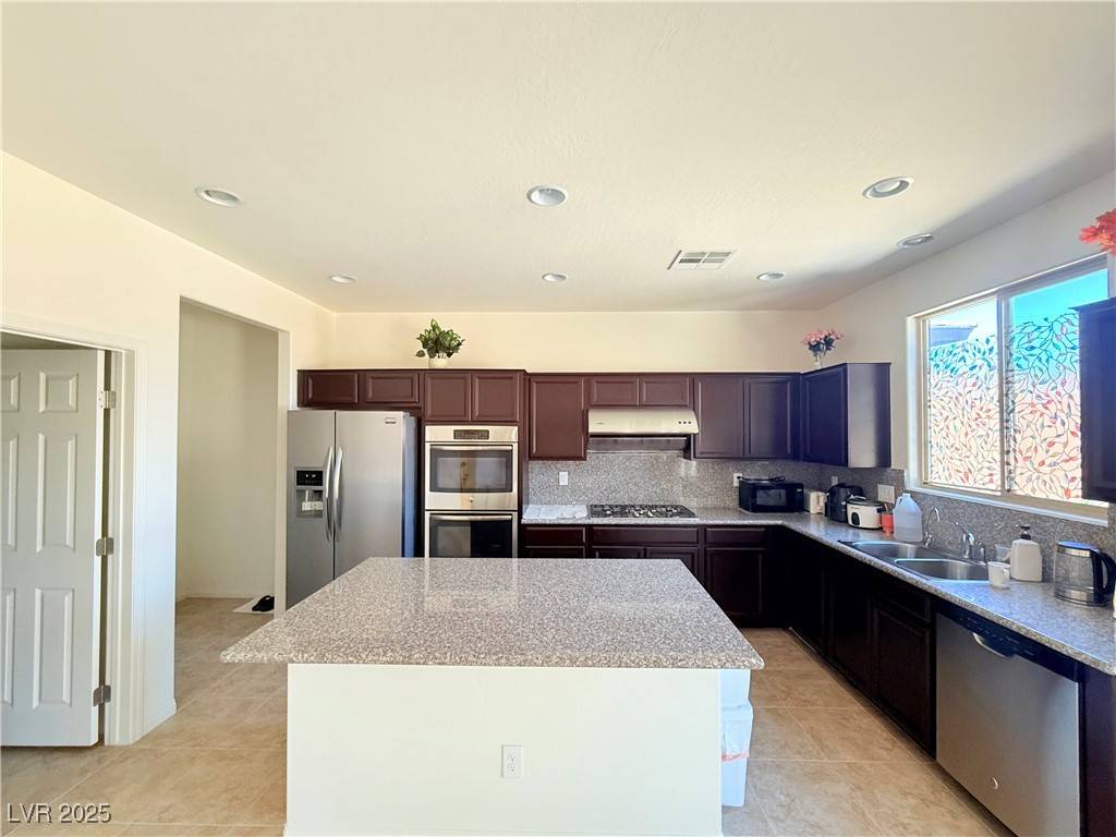 Las Vegas, NV 89166,10560 Pelican Island AVE
