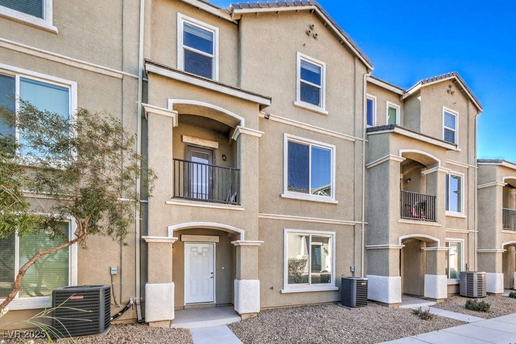 Las Vegas, NV 89115,4516 Townwall ST