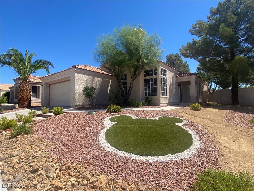 Las Vegas, NV 89117,3332 POND RUN CIR #n/a